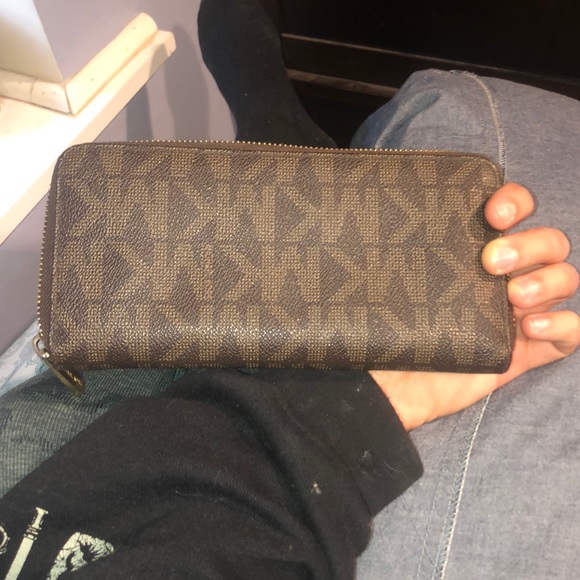 Michael kors wallet - Picture 3 of 3